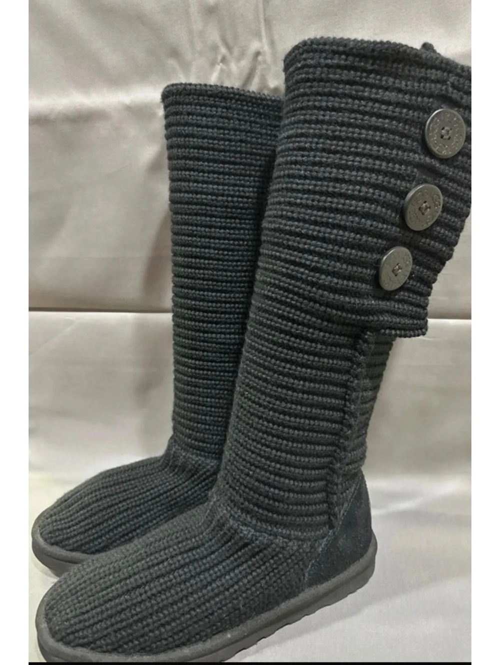UGG Cardy Knit Boots Women’s Sz 8 Three Button Tall Slouchy (PreLoved) - V052